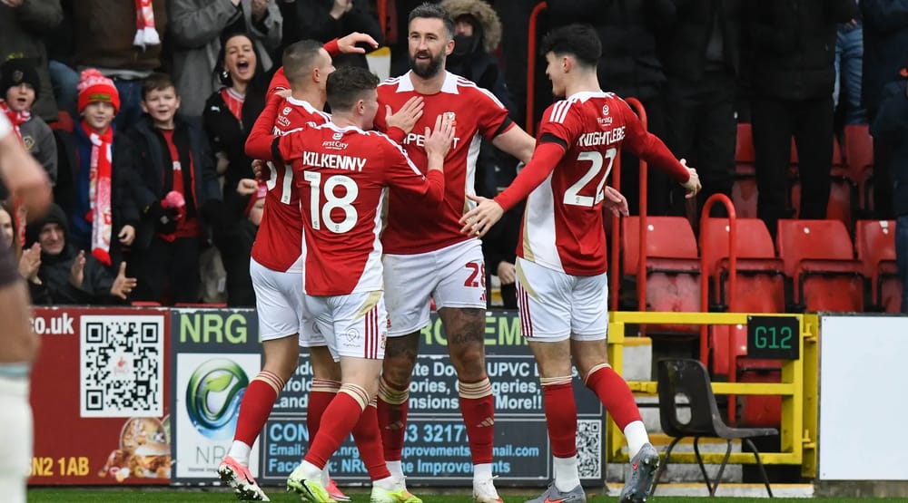 Ollie palmer goal celebration e33232